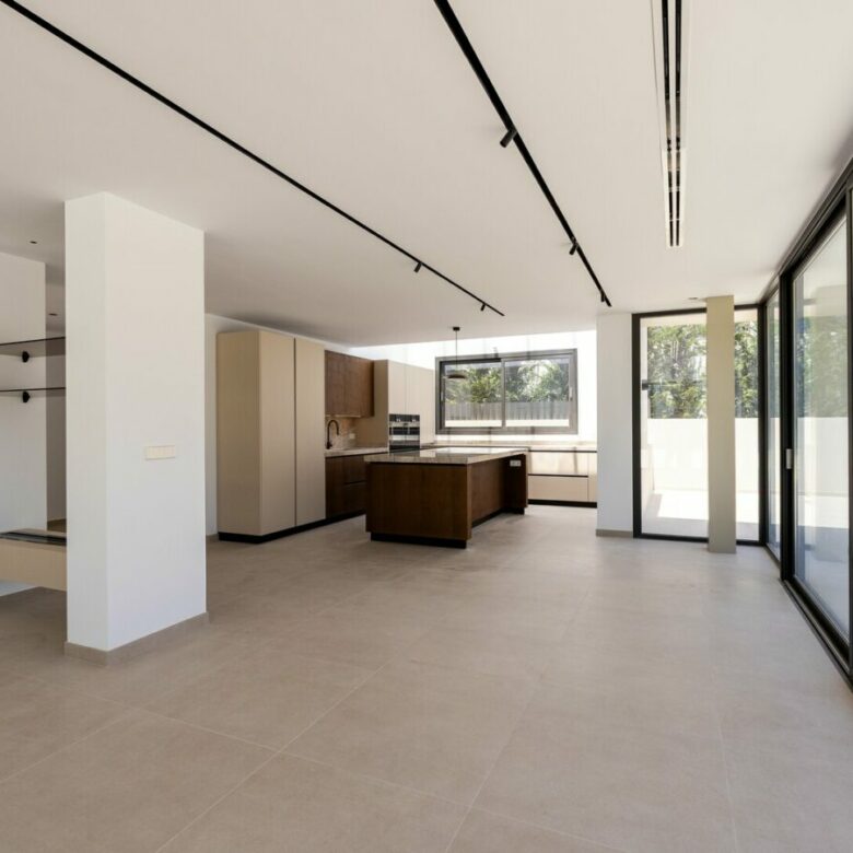 FOR SALE 🏡 New Build Four-Bedroom Villa with Basement to Customise – Cortijo Blanco, San Pedro de Alcántara 🇪🇸