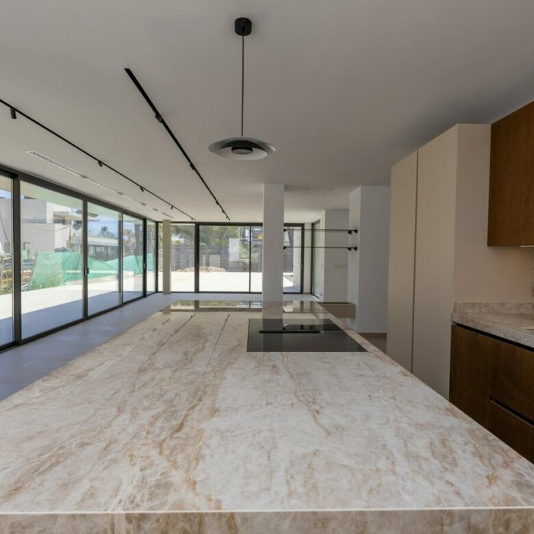 FOR SALE 🏡 New Build Four-Bedroom Villa with Basement to Customise – Cortijo Blanco, San Pedro de Alcántara 🇪🇸