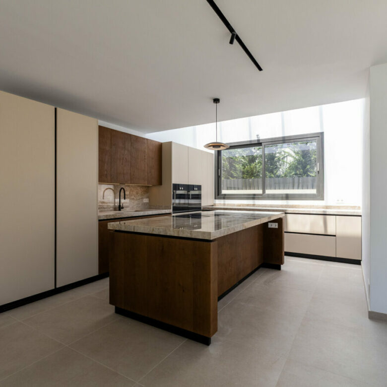 FOR SALE 🏡 New Build Four-Bedroom Villa with Basement to Customise – Cortijo Blanco, San Pedro de Alcántara 🇪🇸
