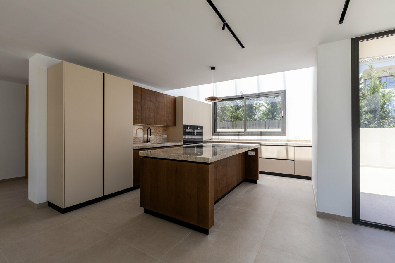 FOR SALE 🏡 New Build Four-Bedroom Villa with Basement to Customise – Cortijo Blanco, San Pedro de Alcántara 🇪🇸