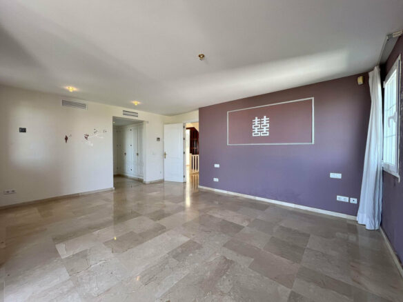 FOR SALE 🏡 Villa to Renovate with Panoramic Sea and Golf Views – El Herrojo, La Quinta, Benahavís 🇪🇸