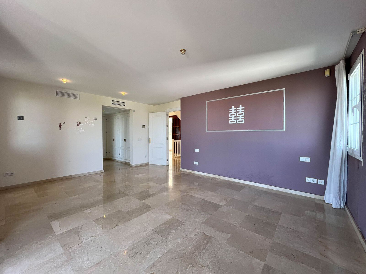 FOR SALE 🏡 Villa to Renovate with Panoramic Sea and Golf Views – El Herrojo, La Quinta, Benahavís 🇪🇸