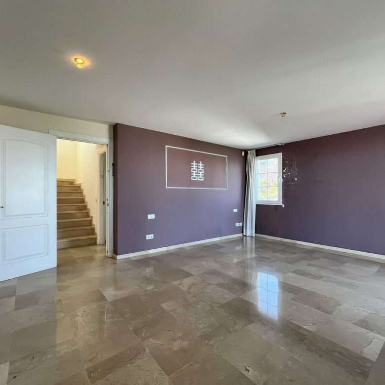 FOR SALE 🏡 Villa to Renovate with Panoramic Sea and Golf Views – El Herrojo, La Quinta, Benahavís 🇪🇸
