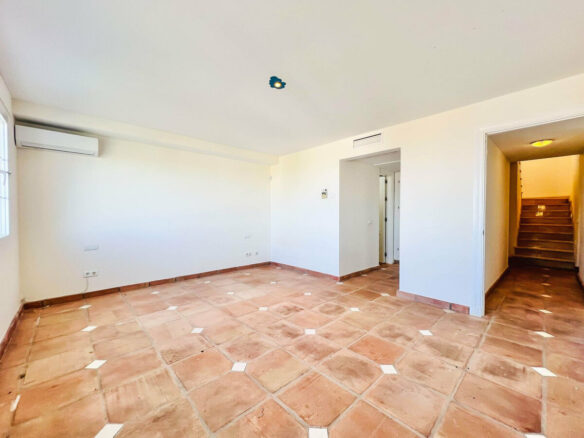 FOR SALE 🏡 Villa to Renovate with Panoramic Sea and Golf Views – El Herrojo, La Quinta, Benahavís 🇪🇸