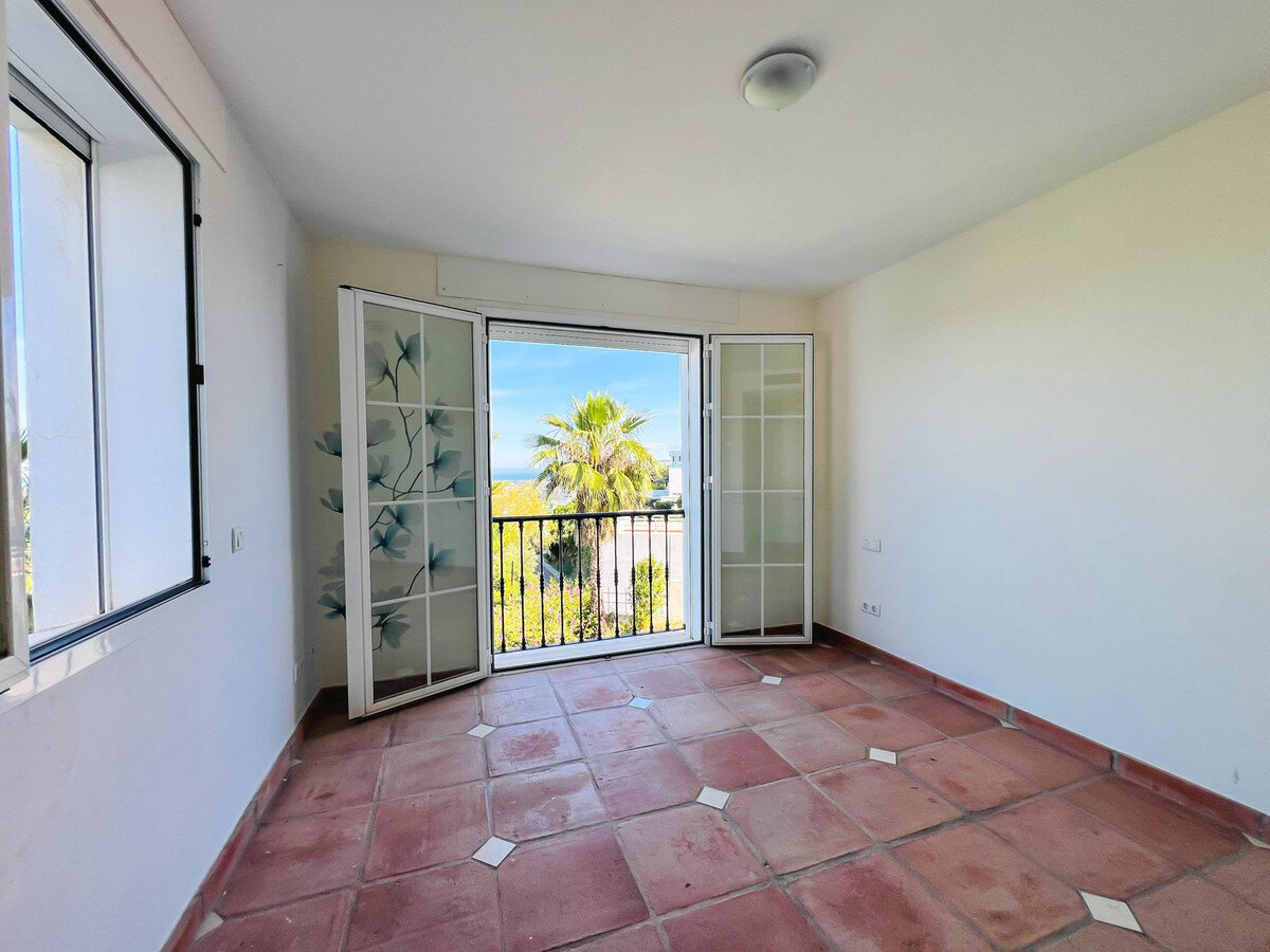 FOR SALE 🏡 Villa to Renovate with Panoramic Sea and Golf Views – El Herrojo, La Quinta, Benahavís 🇪🇸