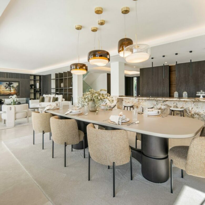 FOR SALE 🏡 Six-Bedroom Contemporary Villa with Private Spa and Rooftop Jacuzzi – Las Brisas, Nueva Andalucía, Marbella 🇪🇸