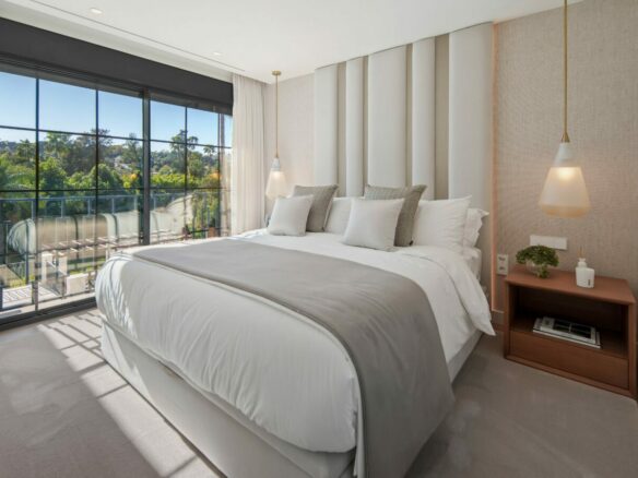 FOR SALE 🏡 Six-Bedroom Contemporary Villa with Private Spa and Rooftop Jacuzzi – Las Brisas, Nueva Andalucía, Marbella 🇪🇸