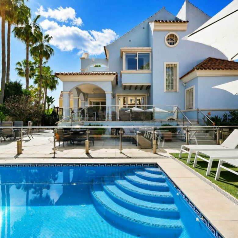 Private pool and terrace of the refurbished villa in Lorea Playa, Puerto Banús