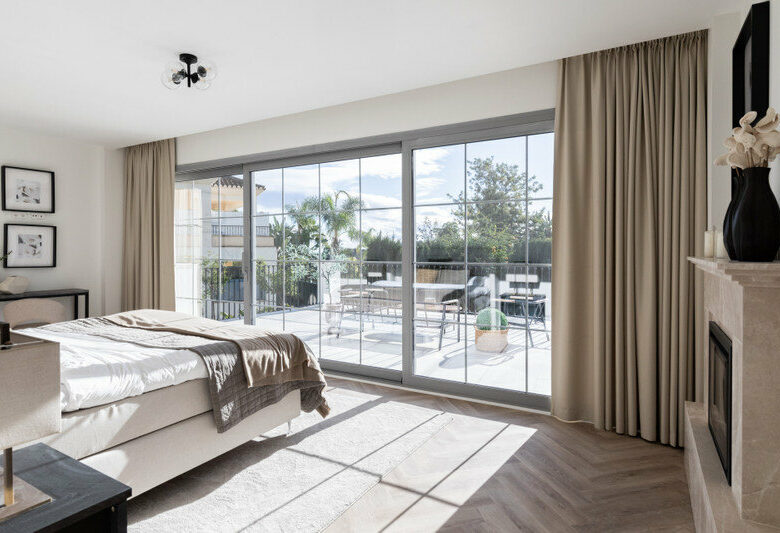 FOR SALE 🏡 Contemporary Four-Bedroom Villa with Private Pool and Mountain Views – Los Arqueros, Benahavís 🇪🇸