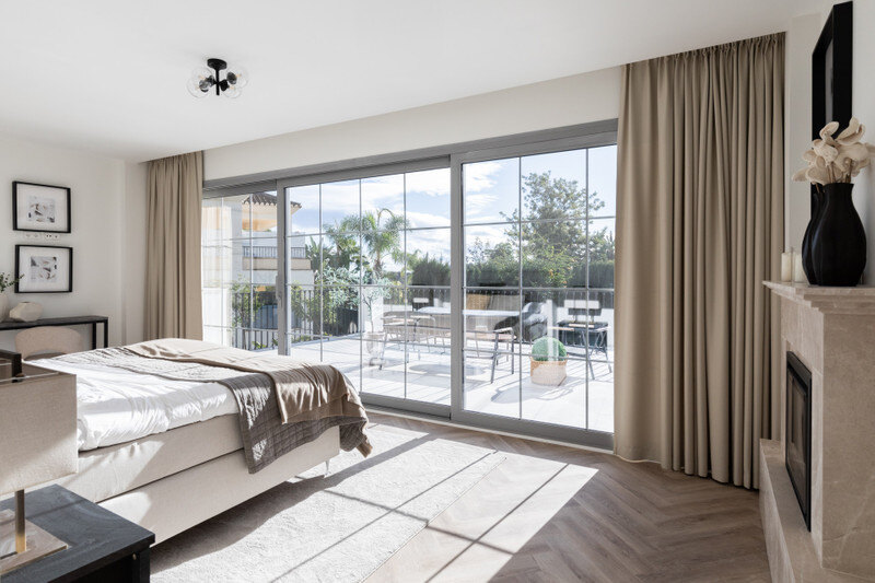 FOR SALE 🏡 Contemporary Four-Bedroom Villa with Private Pool and Mountain Views – Los Arqueros, Benahavís 🇪🇸