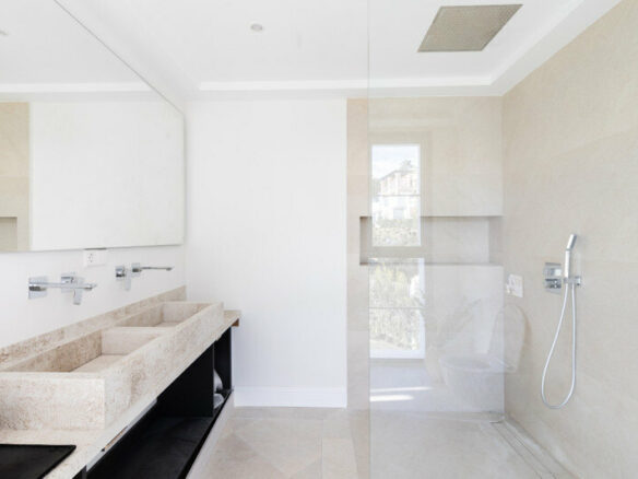FOR SALE 🏡 Contemporary Four-Bedroom Villa with Private Pool and Mountain Views – Los Arqueros, Benahavís 🇪🇸