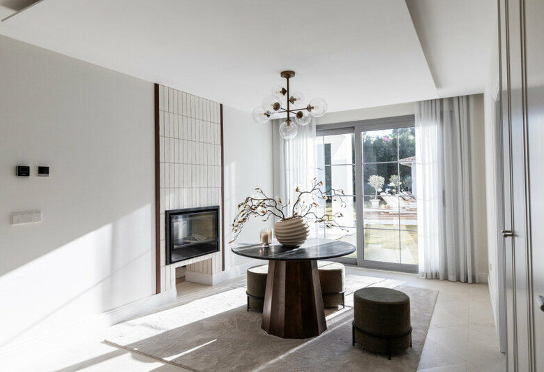FOR SALE 🏡 Contemporary Four-Bedroom Villa with Private Pool and Mountain Views – Los Arqueros, Benahavís 🇪🇸