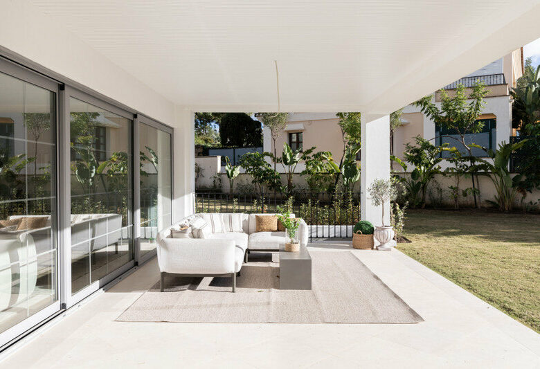 FOR SALE 🏡 Contemporary Four-Bedroom Villa with Private Pool and Mountain Views – Los Arqueros, Benahavís 🇪🇸