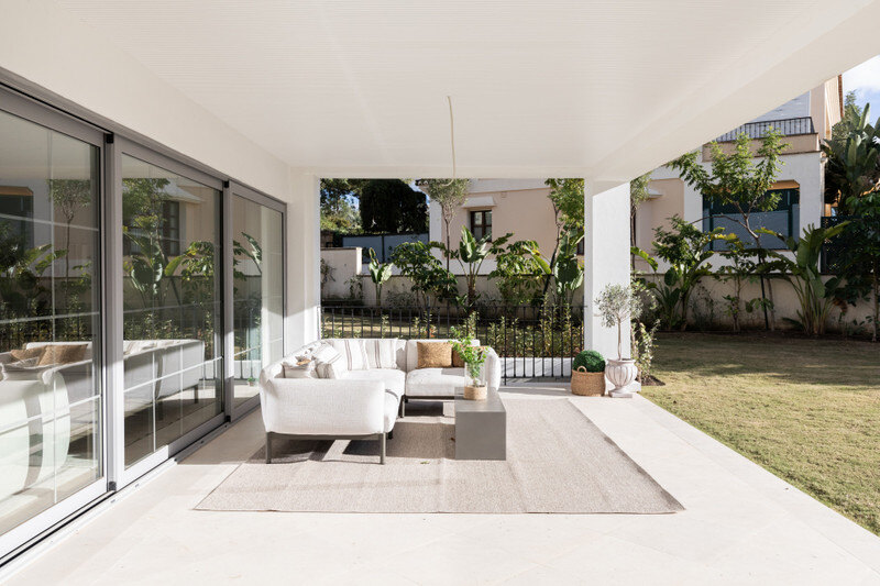 FOR SALE 🏡 Contemporary Four-Bedroom Villa with Private Pool and Mountain Views – Los Arqueros, Benahavís 🇪🇸