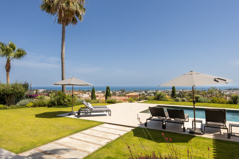 FOR SALE 🏡 Renovated Four-Bedroom Villa with Panoramic Sea Views, Gym and Spa Room – Los Flamingos, Benahavís 🇪🇸