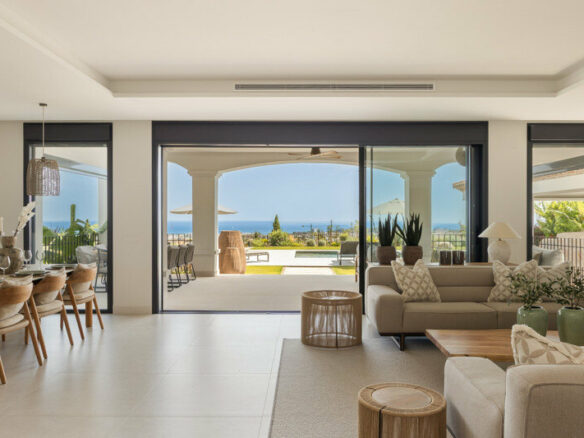 FOR SALE 🏡 Renovated Four-Bedroom Villa with Panoramic Sea Views, Gym and Spa Room – Los Flamingos, Benahavís 🇪🇸