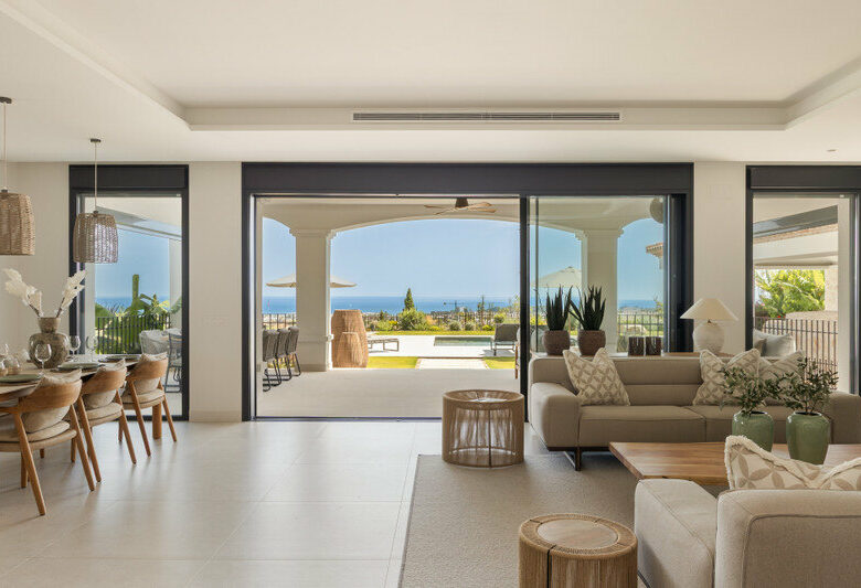 FOR SALE 🏡 Renovated Four-Bedroom Villa with Panoramic Sea Views, Gym and Spa Room – Los Flamingos, Benahavís 🇪🇸