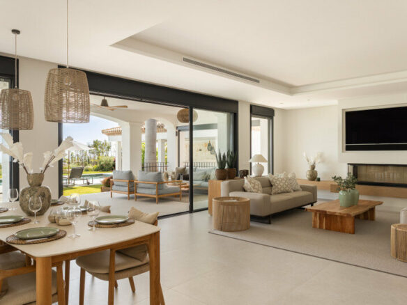 FOR SALE 🏡 Renovated Four-Bedroom Villa with Panoramic Sea Views, Gym and Spa Room – Los Flamingos, Benahavís 🇪🇸