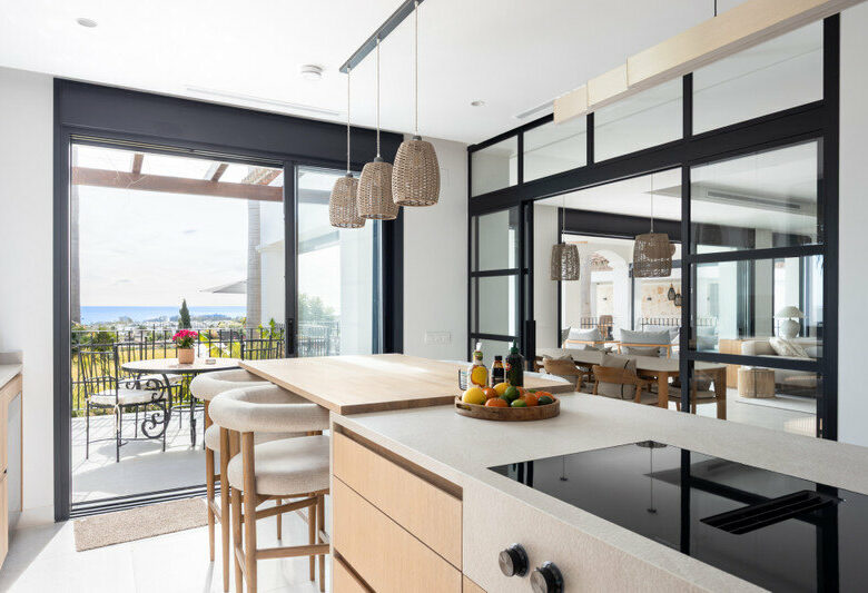 FOR SALE 🏡 Renovated Four-Bedroom Villa with Panoramic Sea Views, Gym and Spa Room – Los Flamingos, Benahavís 🇪🇸