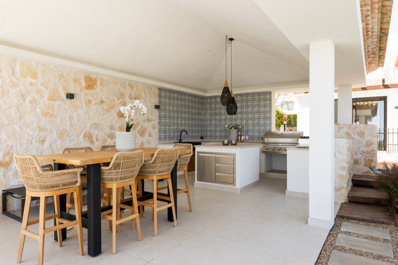 FOR SALE 🏡 Renovated Four-Bedroom Villa with Panoramic Sea Views, Gym and Spa Room – Los Flamingos, Benahavís 🇪🇸