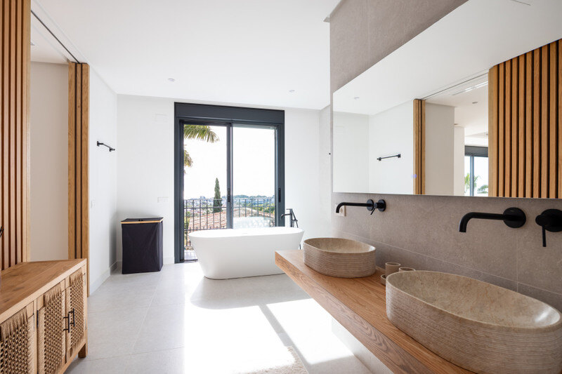 FOR SALE 🏡 Renovated Four-Bedroom Villa with Panoramic Sea Views, Gym and Spa Room – Los Flamingos, Benahavís 🇪🇸