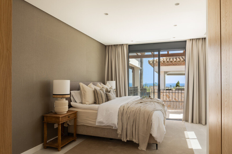 FOR SALE 🏡 Renovated Four-Bedroom Villa with Panoramic Sea Views, Gym and Spa Room – Los Flamingos, Benahavís 🇪🇸