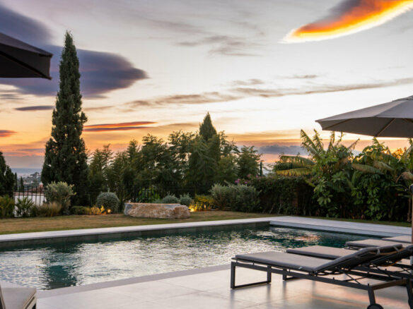 FOR SALE 🏡 Renovated Four-Bedroom Villa with Panoramic Sea Views, Gym and Spa Room – Los Flamingos, Benahavís 🇪🇸