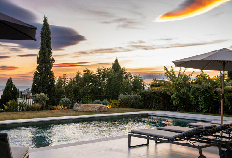 FOR SALE 🏡 Renovated Four-Bedroom Villa with Panoramic Sea Views, Gym and Spa Room – Los Flamingos, Benahavís 🇪🇸