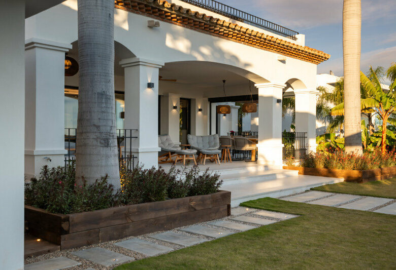 FOR SALE 🏡 Renovated Four-Bedroom Villa with Panoramic Sea Views, Gym and Spa Room – Los Flamingos, Benahavís 🇪🇸