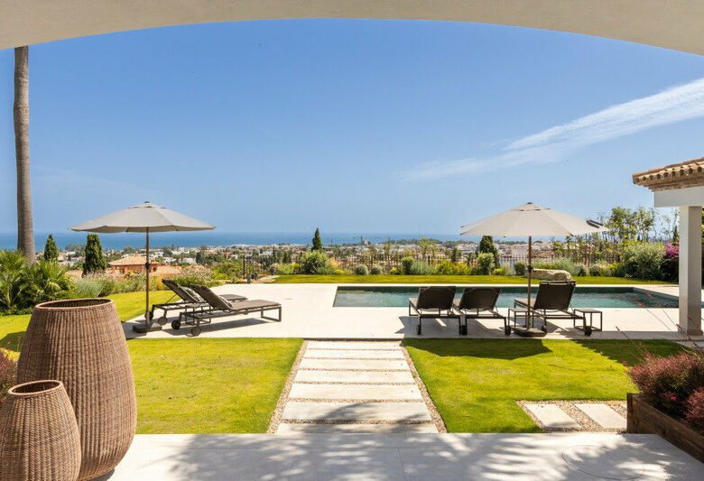 FOR SALE 🏡 Renovated Four-Bedroom Villa with Panoramic Sea Views, Gym and Spa Room – Los Flamingos, Benahavís 🇪🇸