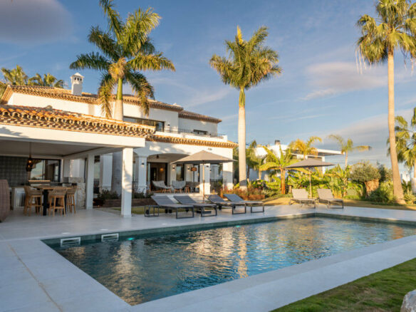 FOR SALE 🏡 Renovated Four-Bedroom Villa with Panoramic Sea Views, Gym and Spa Room – Los Flamingos, Benahavís 🇪🇸