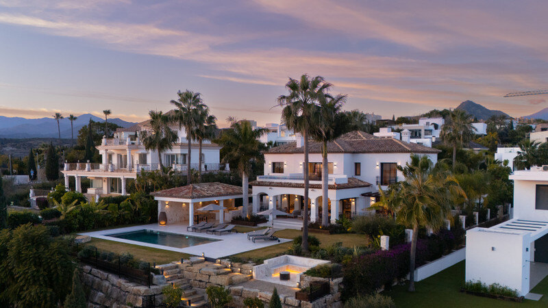 FOR SALE 🏡 Renovated Four-Bedroom Villa with Panoramic Sea Views, Gym and Spa Room – Los Flamingos, Benahavís 🇪🇸