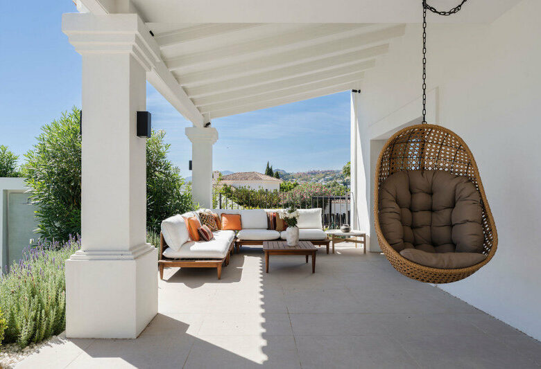 FOR SALE 🏡 Furnished Five-Bedroom Villa with Sea Views over Three Levels – Nueva Andalucía, Marbella 🇪🇸