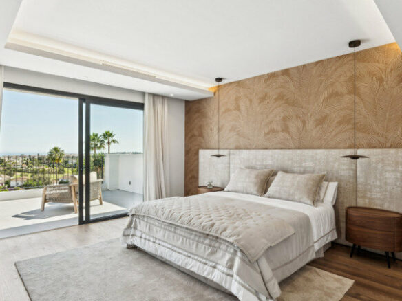 FOR SALE 🏡 Furnished Five-Bedroom Villa with Sea Views over Three Levels – Nueva Andalucía, Marbella 🇪🇸