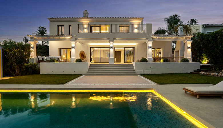 FOR SALE 🏡 Furnished Five-Bedroom Villa with Sea Views over Three Levels – Nueva Andalucía, Marbella 🇪🇸