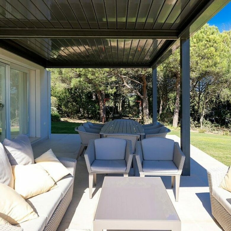 FOR SALE 🏡 Renovated 6-Bedroom Designer Villa with Heated Pool – Sotogrande Alto, Sotogrande 🇪🇸