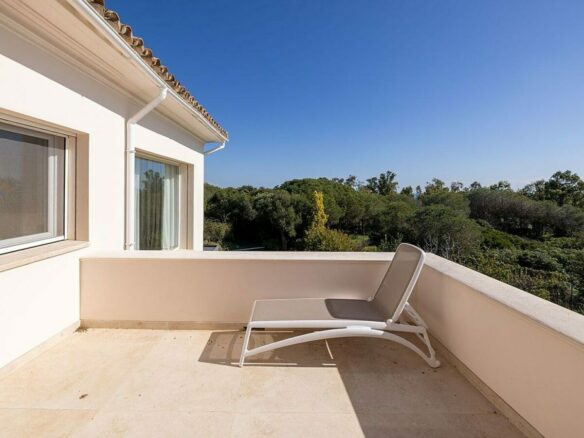 FOR SALE 🏡 Renovated 6-Bedroom Designer Villa with Heated Pool – Sotogrande Alto, Sotogrande 🇪🇸
