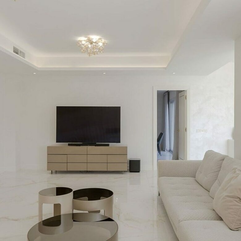 FOR SALE 🏡 Renovated 6-Bedroom Designer Villa with Heated Pool – Sotogrande Alto, Sotogrande 🇪🇸