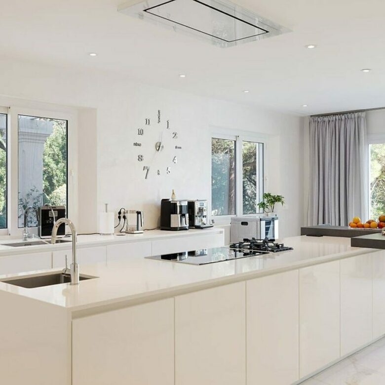 FOR SALE 🏡 Renovated 6-Bedroom Designer Villa with Heated Pool – Sotogrande Alto, Sotogrande 🇪🇸