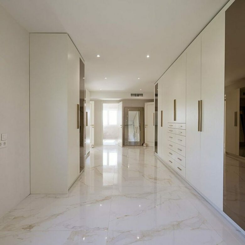 FOR SALE 🏡 Renovated 6-Bedroom Designer Villa with Heated Pool – Sotogrande Alto, Sotogrande 🇪🇸