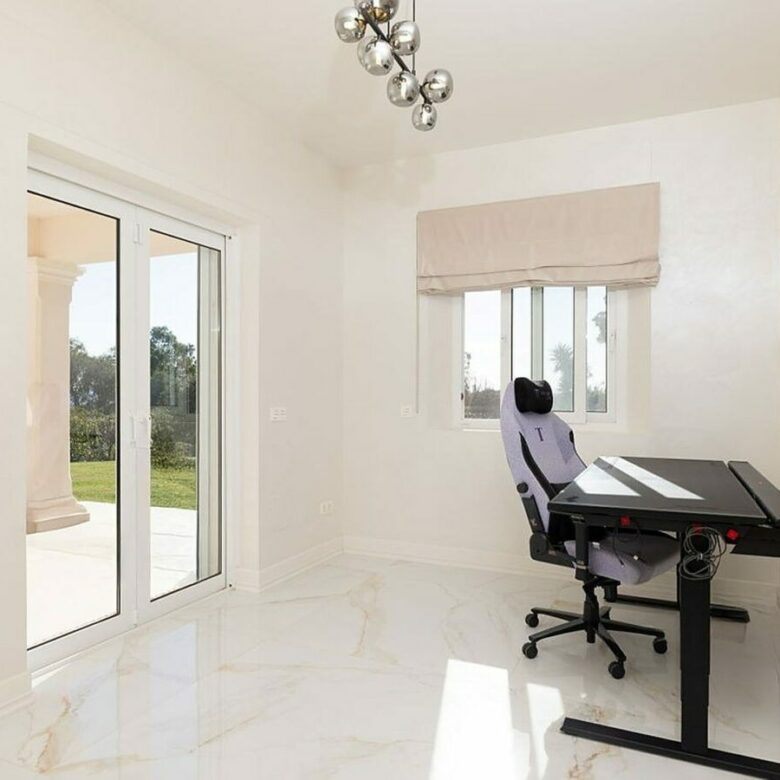 FOR SALE 🏡 Renovated 6-Bedroom Designer Villa with Heated Pool – Sotogrande Alto, Sotogrande 🇪🇸