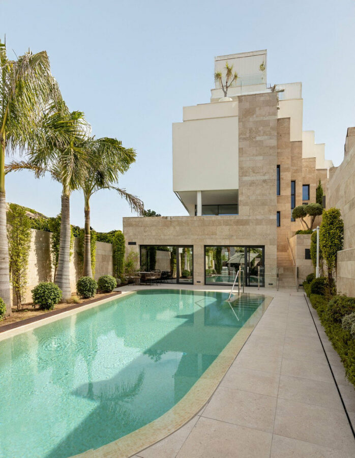 FOR SALE 🏡 Villa-Style Duplex with Panoramic Sea Views in a Gated Community of Seven – La Quinta, Benahavís 🇪🇸