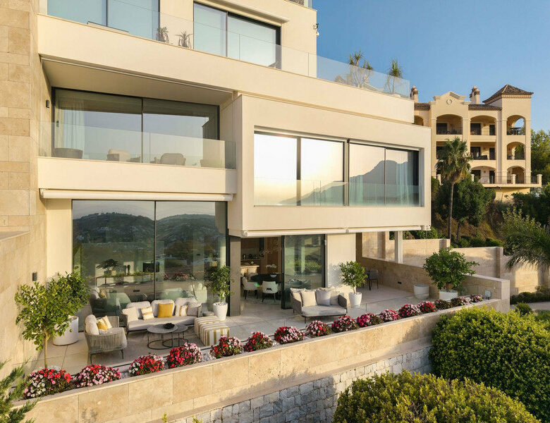 FOR SALE 🏡 Villa-Style Duplex with Panoramic Sea Views in a Gated Community of Seven – La Quinta, Benahavís 🇪🇸