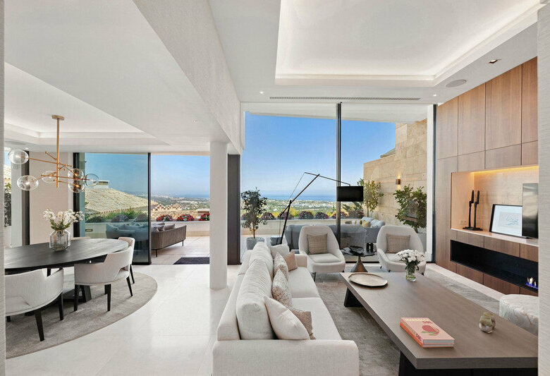 FOR SALE 🏡 Villa-Style Duplex with Panoramic Sea Views in a Gated Community of Seven – La Quinta, Benahavís 🇪🇸