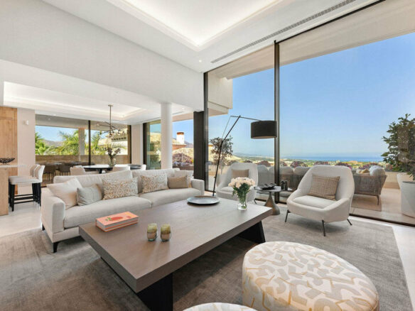 FOR SALE 🏡 Villa-Style Duplex with Panoramic Sea Views in a Gated Community of Seven – La Quinta, Benahavís 🇪🇸