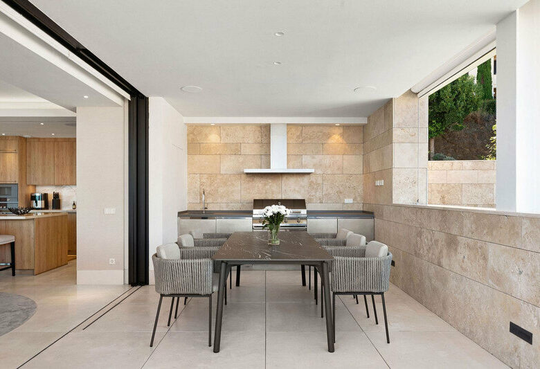 FOR SALE 🏡 Villa-Style Duplex with Panoramic Sea Views in a Gated Community of Seven – La Quinta, Benahavís 🇪🇸