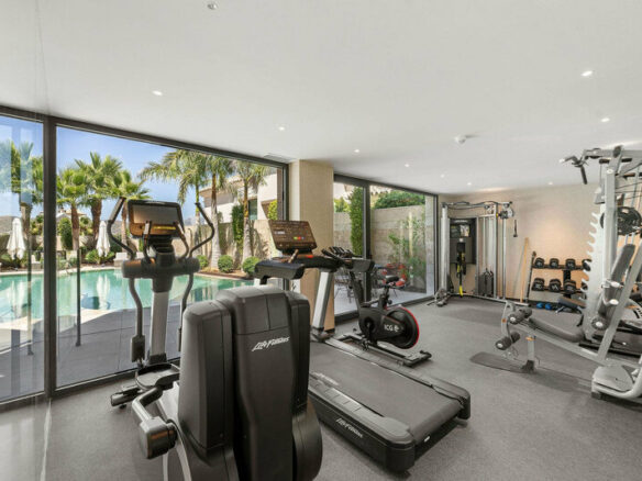 FOR SALE 🏡 Villa-Style Duplex with Panoramic Sea Views in a Gated Community of Seven – La Quinta, Benahavís 🇪🇸