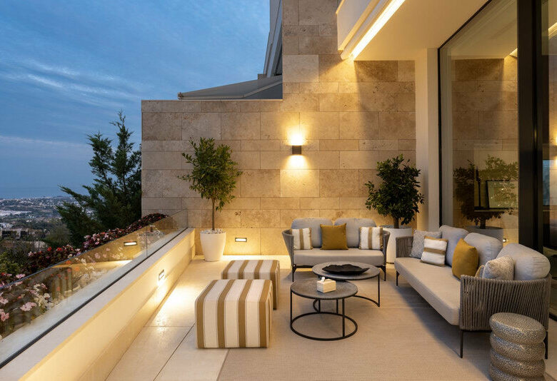 FOR SALE 🏡 Villa-Style Duplex with Panoramic Sea Views in a Gated Community of Seven – La Quinta, Benahavís 🇪🇸