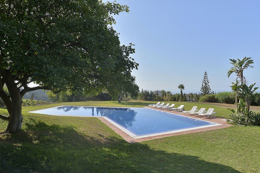 Singular villa on a large estate near Santa Maria Golf, Elviria, Marbella East