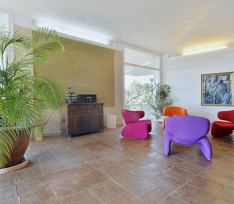 Singular villa on a large estate near Santa Maria Golf, Elviria, Marbella East